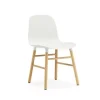 Form Chair eiken stoel wit
