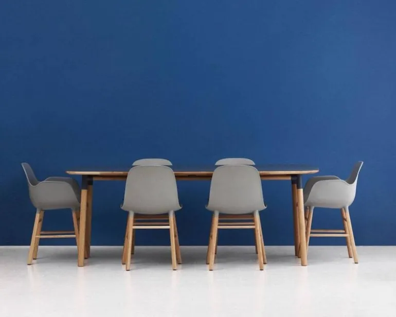 Form Chair walnoot stoel wit