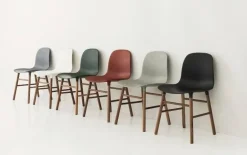 Form Chair walnoot stoel zwart