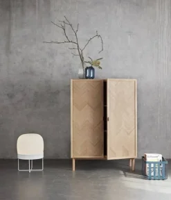 Houten kast met deuren